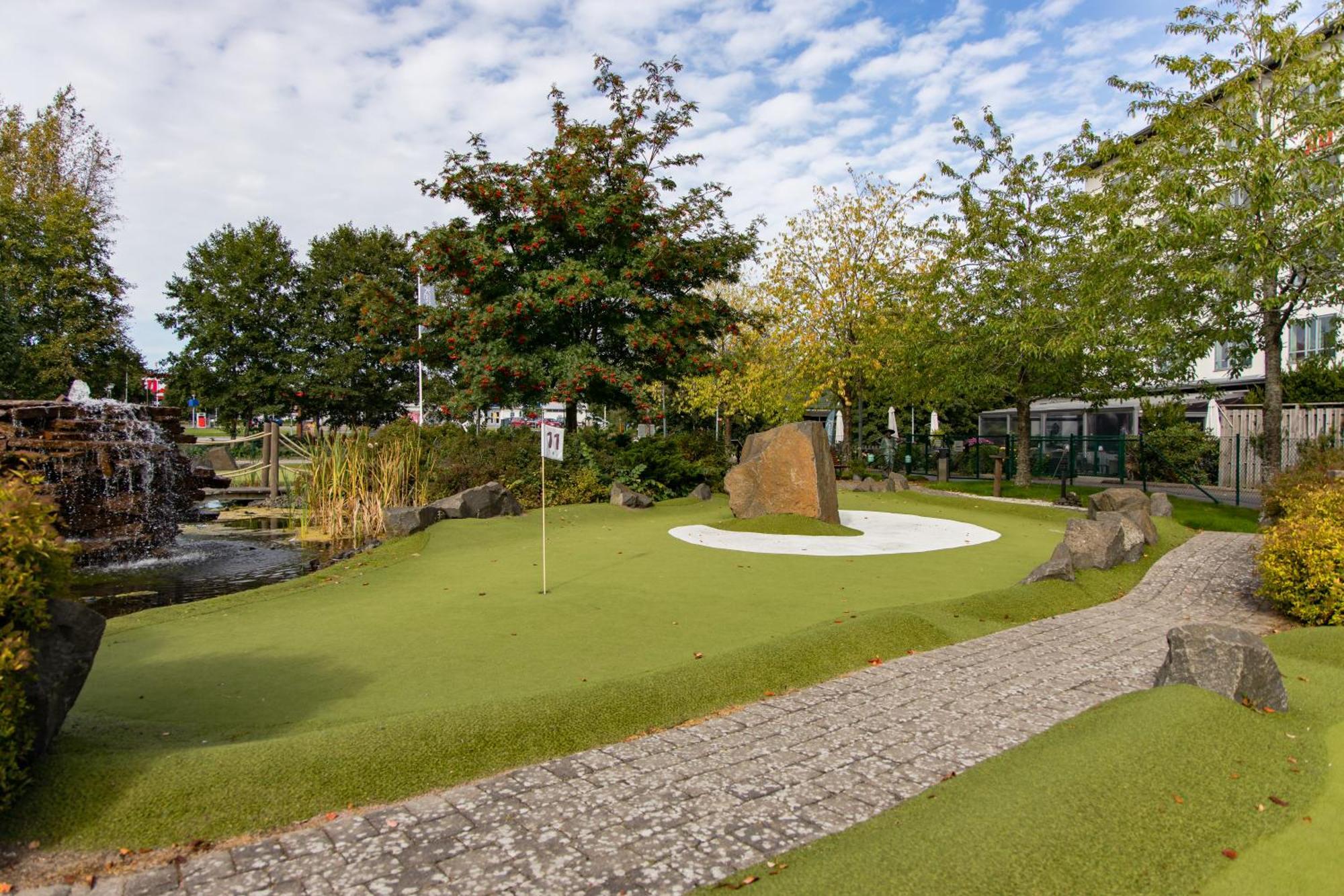 Skara Stads-Camping & Stugby Exterior foto